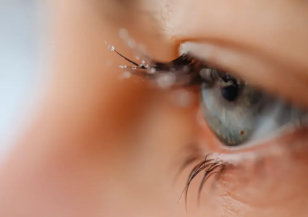 Silmien kuivuminen – silmätipat